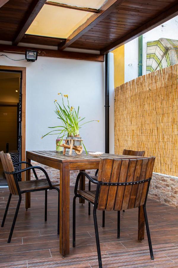 Suite Black And Wite Pisa Exterior photo