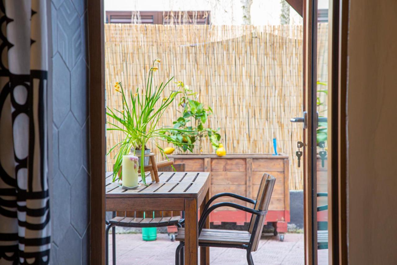 Suite Black And Wite Pisa Exterior photo