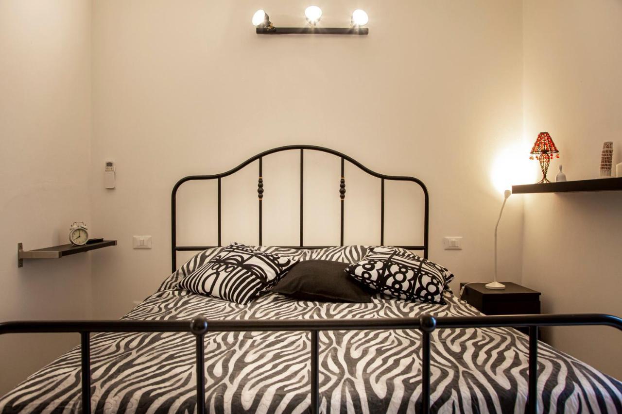 Suite Black And Wite Pisa Exterior photo